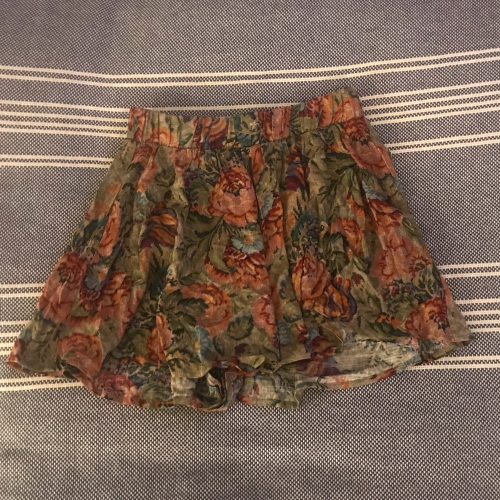 NWOT show me your mumu floral skort, XS